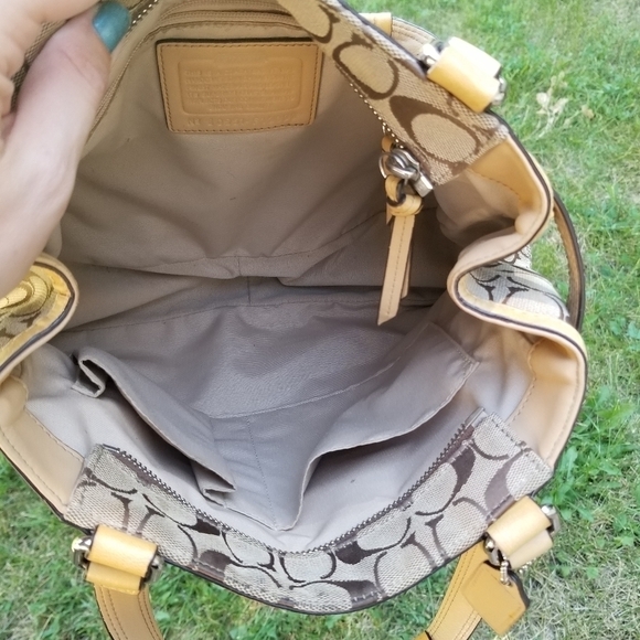 Coach Hampton Nancy zebra signature canvas tote tan - Picture 3 of 13